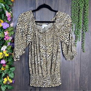 ¥💙2/$40💙Jon Den Leopard Printed Scoop Neck Blouse Size Medium